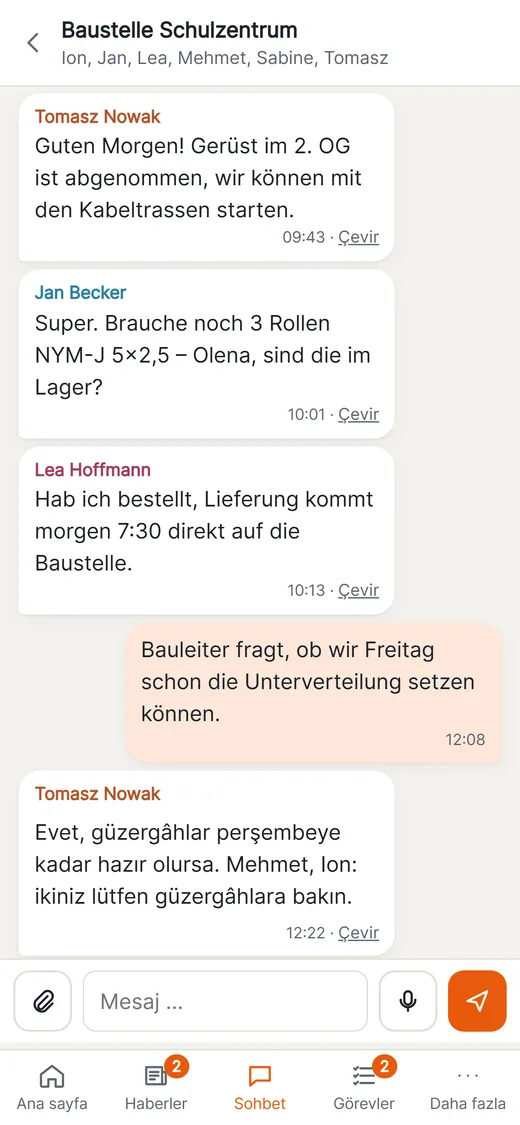 Baustellen-Chat auf Türkisch mit übersetzter Nachricht