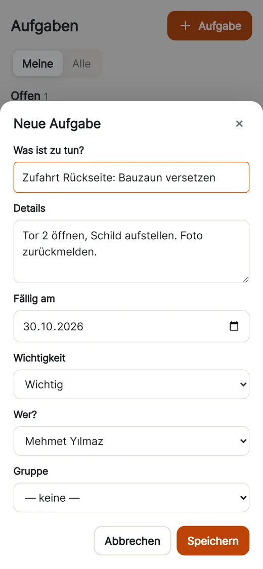 Vorarbeiter legt eine Aufgabe an und weist sie einem Mitarbeiter zu
