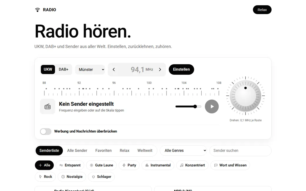Startseite eines Online-Radios mit UKW-Skala, Drehregler und Senderliste